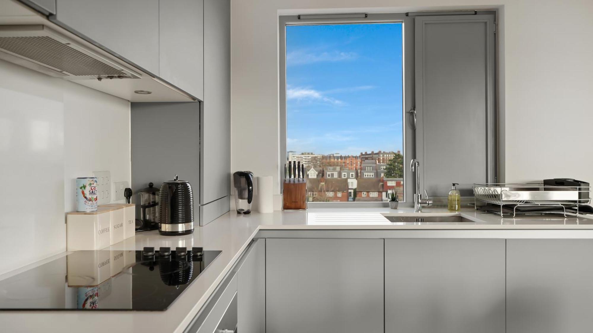 Modern And Spacious Penthouse Apartment In Putney With Free Parking Londen Buitenkant foto