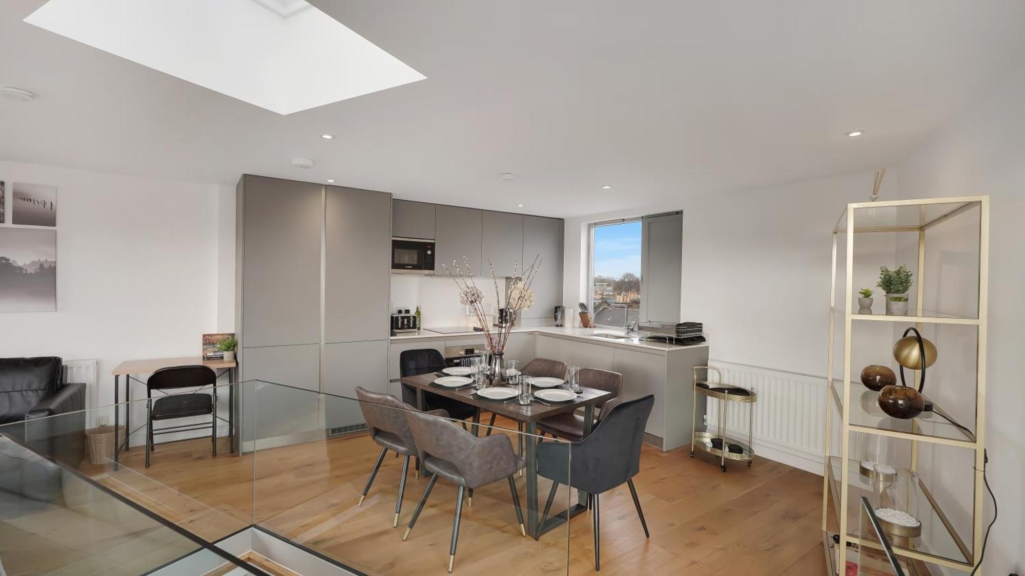 Modern And Spacious Penthouse Apartment In Putney With Free Parking Londen Buitenkant foto